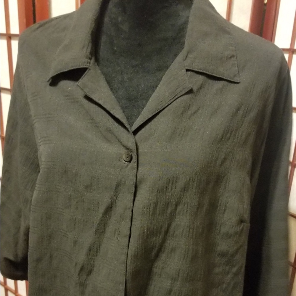 Black button down blouse-B134